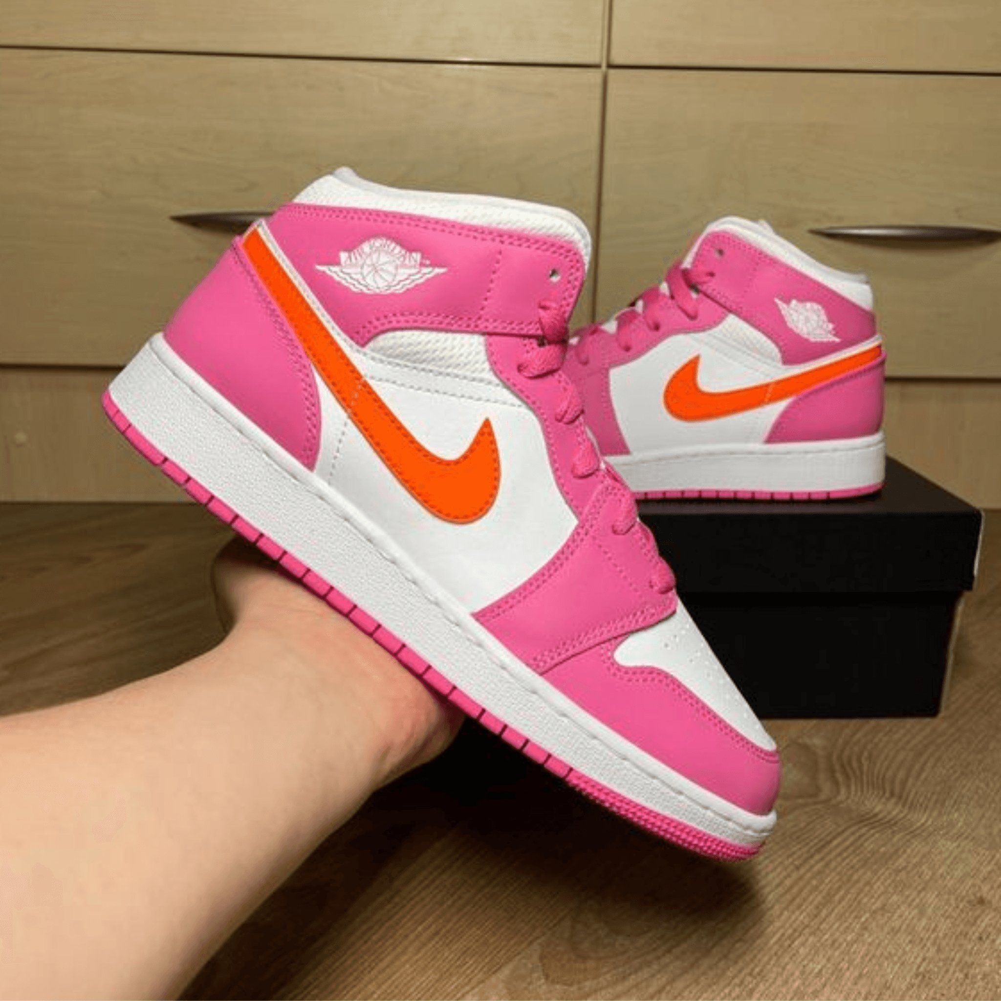 Jordan 1 Mid