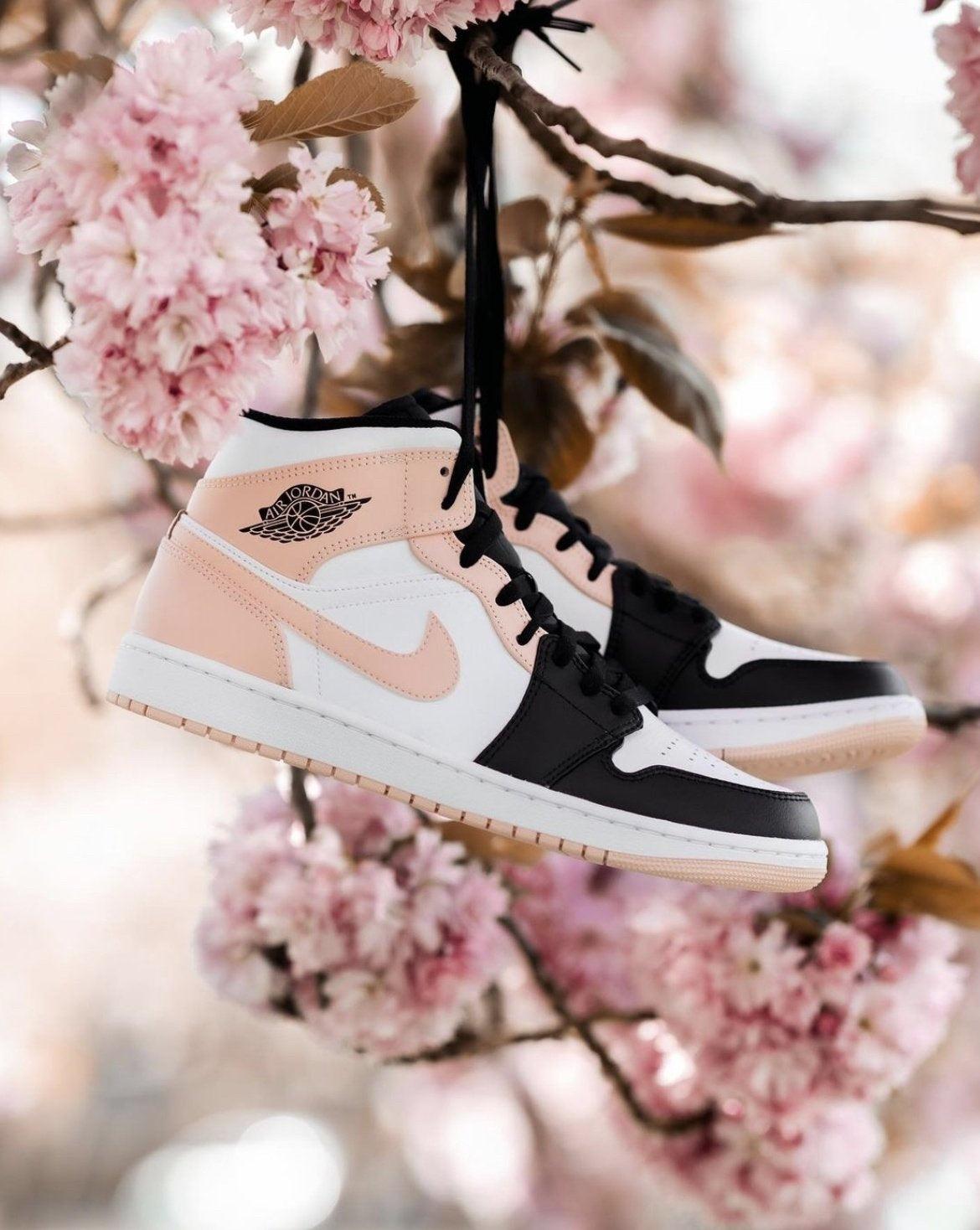 Jordan 1 Mid