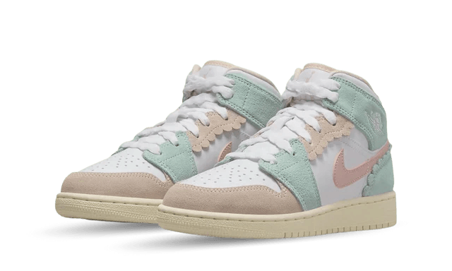 Jordan 1 Mid SE Pink Oxford (GS)