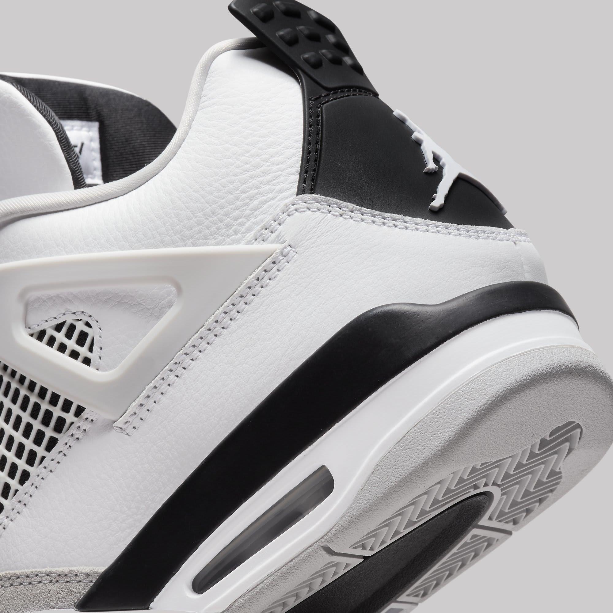 Jordan 4 Retro