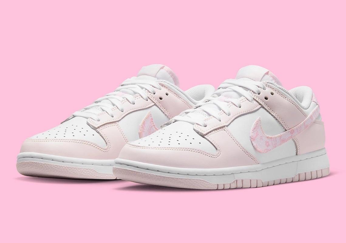 Nike Dunk Low Essential
