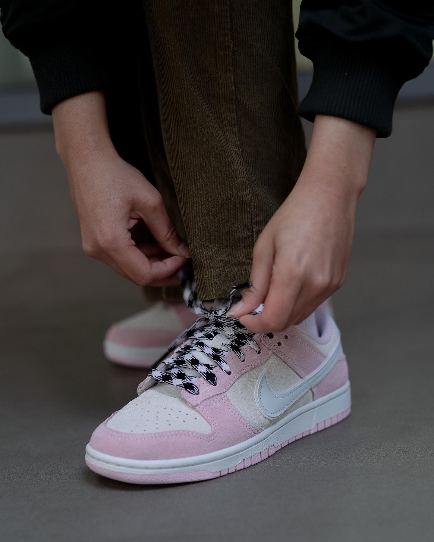 Nike Dunk Low LX